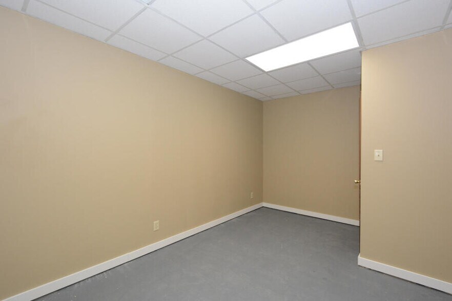 More Photos Of 1112 S 60th St, Milwaukee Daycare Center For Sale
