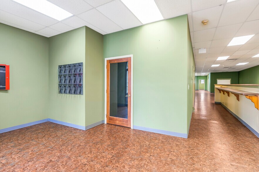 More Photos Of 91 Main St, Woodbridge Storefront For Lease