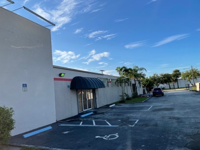 More Photos Of 1815 10th Ave N, Lake Worth Beach Warehouse For Lease