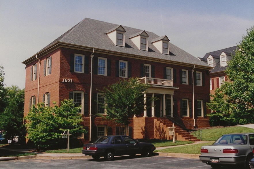 More Photos Of 1070 Cambridge Sq, Alpharetta Office For Sale