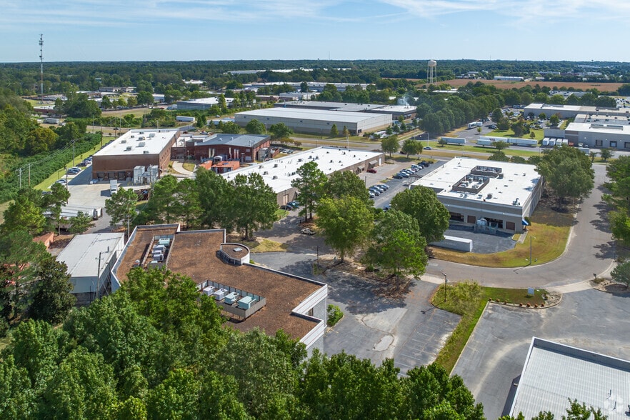 More Photos Of 7375 Adrianne Pl, Bartlett Light Distribution For Lease