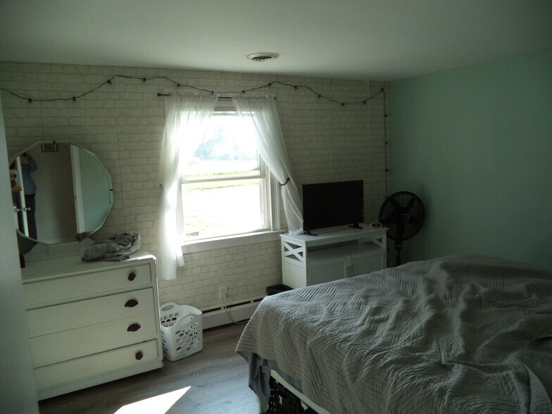 More Photos Of 1391 Hooksett Rd, Hooksett Restaurant For Sale