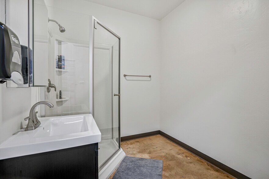 More Photos Of 335 15th St, San Diego Loft Creative Space For Lease