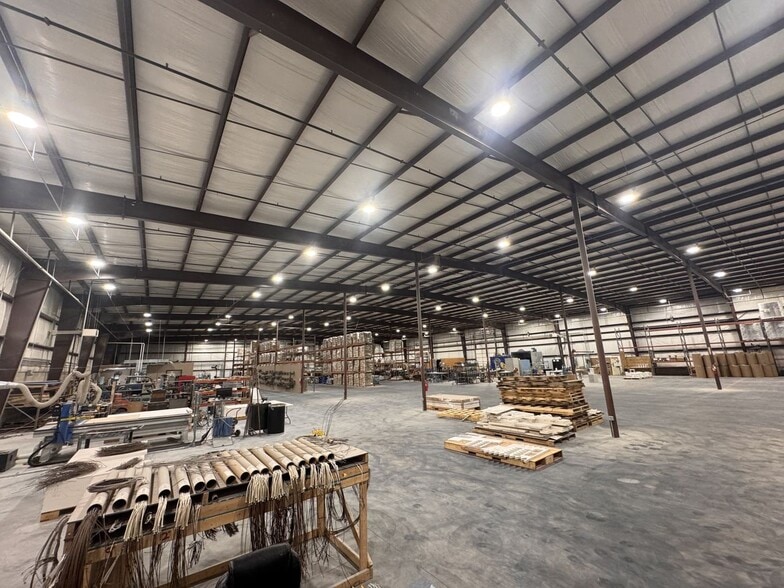 More Photos Of 490 Sam Rayburn Pky, Lenoir City Manufacturing For Lease