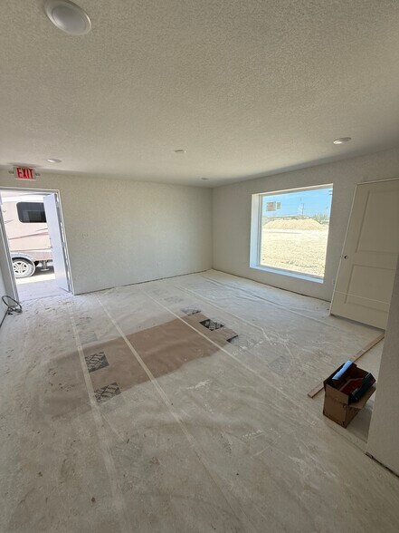 More Photos Of 8081 Old Bastrop Rd, New Braunfels Unknown For Lease