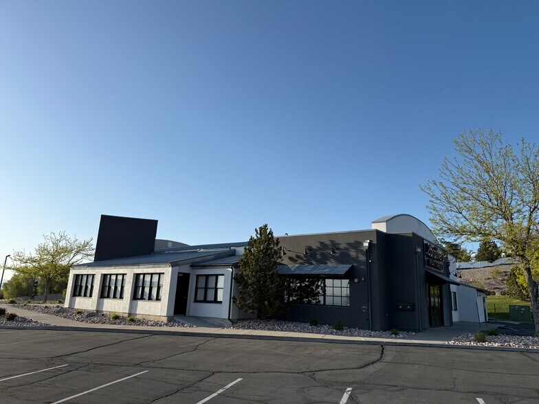 More Photos Of 537 W University Pky, Orem Freestanding For Lease