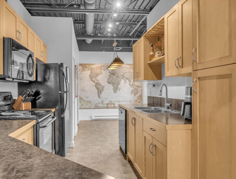 More Photos Of 20220 113B Ave, Maple Ridge Warehouse For Sale