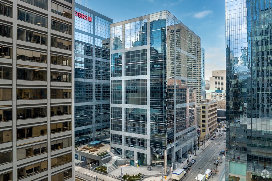 More Photos Of 150 York St, Toronto Office For Lease