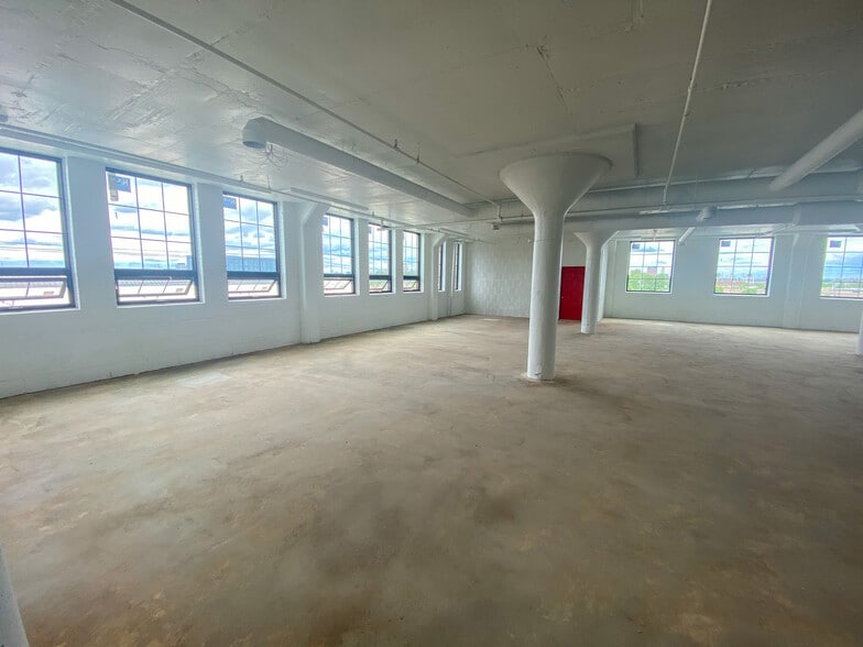 More Photos Of 1729 N 2nd St, Minneapolis Flex For Lease