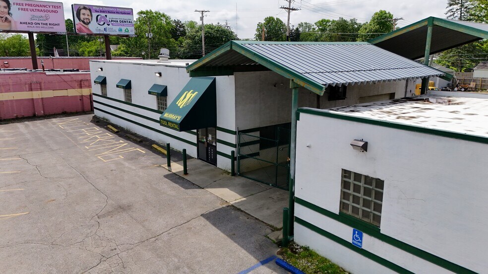 More Photos Of 3143 E Main St, Columbus Freestanding For Sale