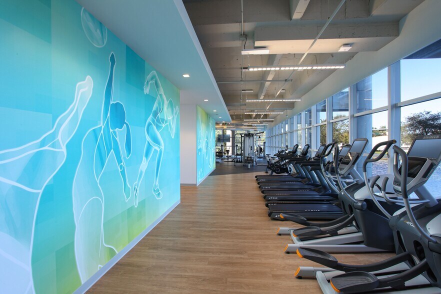 More Photos Of 4010 W Boy Scout Blvd, Tampa Unknown For Lease