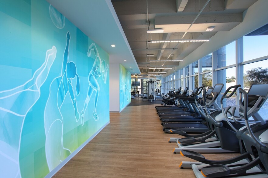 More Photos Of 4010 W Boy Scout Blvd, Tampa Unknown For Lease
