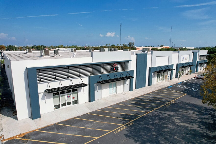 More Photos Of 1685 S State Road 7, Hollywood Warehouse For Lease