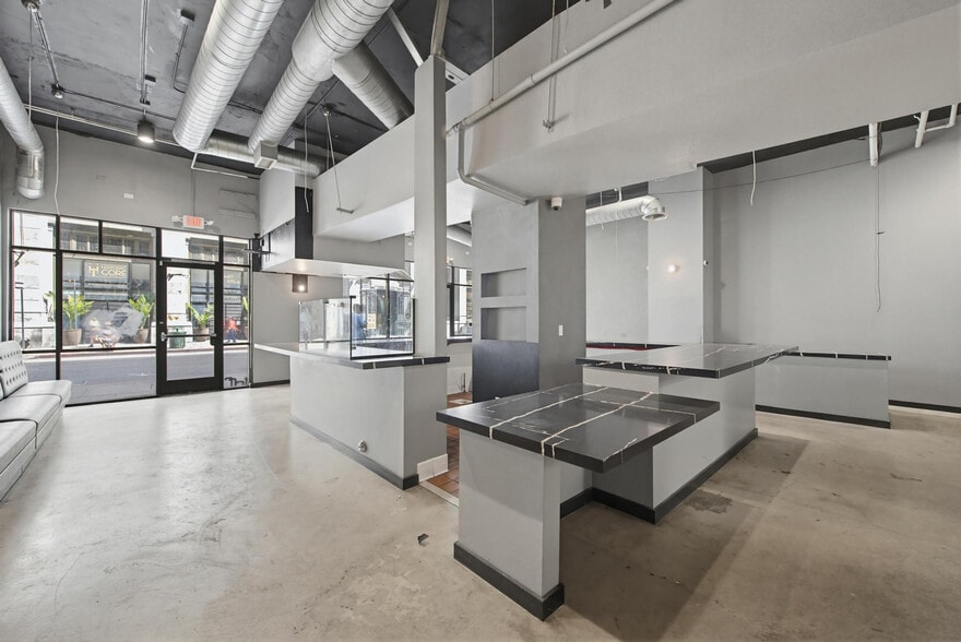 More Photos Of 212 W 5th St, Los Angeles Restaurant For Lease