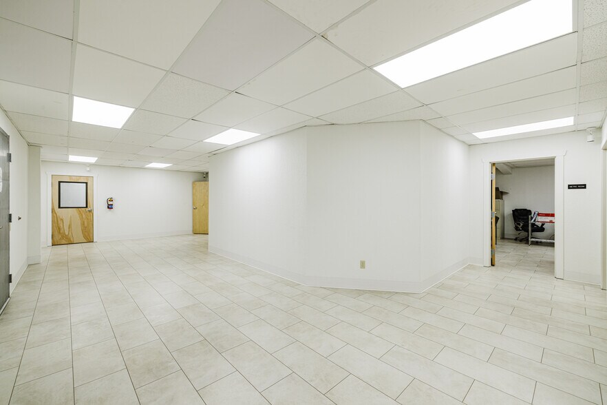 More Photos Of 1120 Hacienda Ranch Rd, Wells Truck Terminal For Sale