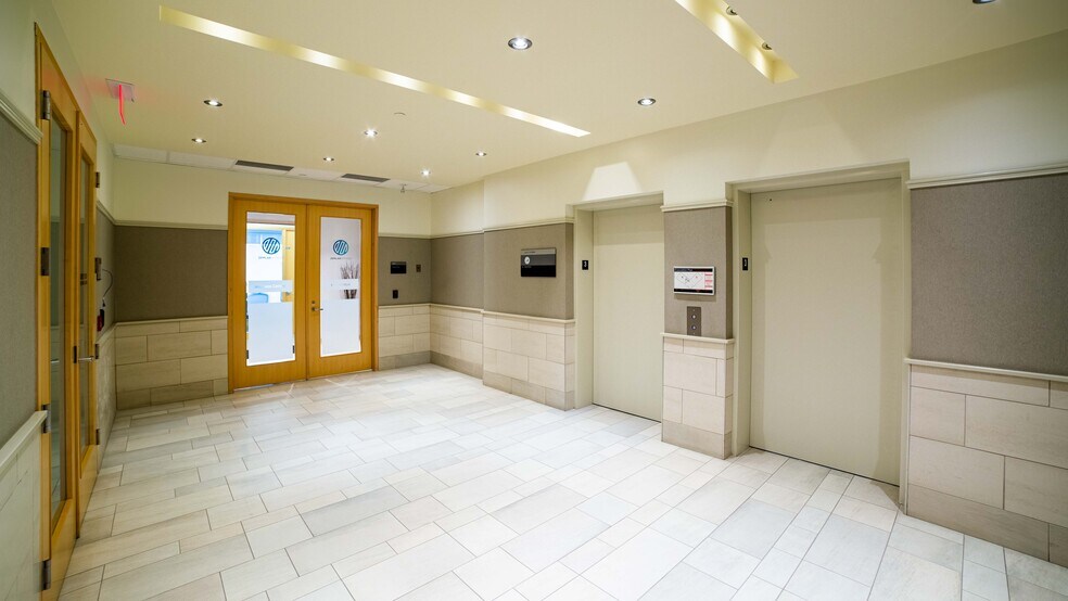 More Photos Of 231 Oak Park Blvd, Oakville Coworking Space