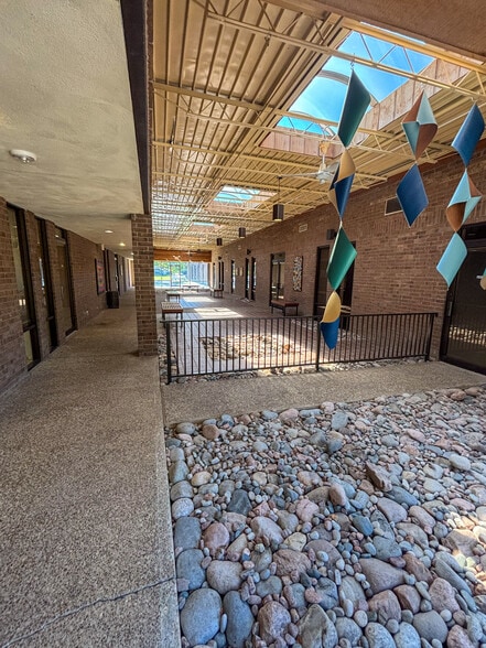 More Photos Of 3800 Paluxy Dr, Tyler Office For Lease