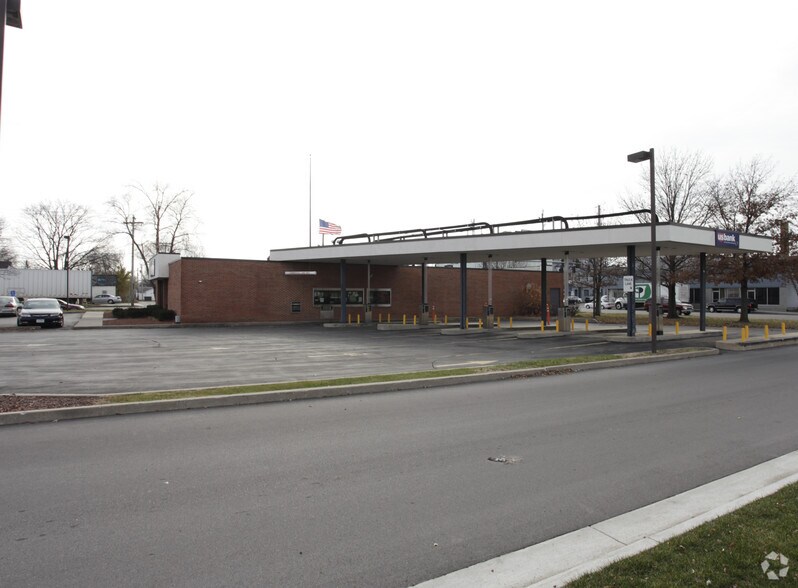 More Photos Of 115 E Euclid Ave, Des Moines General Retail For Sale