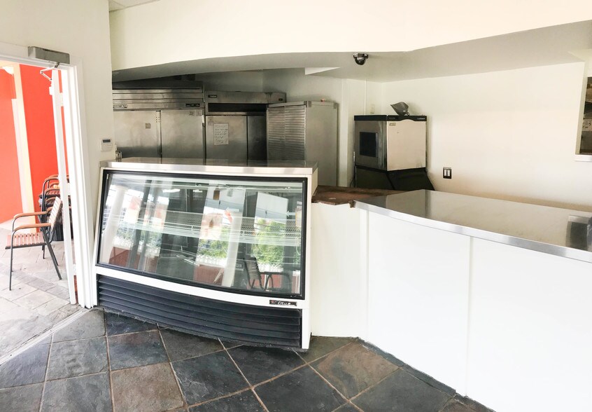 More Photos Of 3036 Waialae Ave, Honolulu Restaurant For Sale