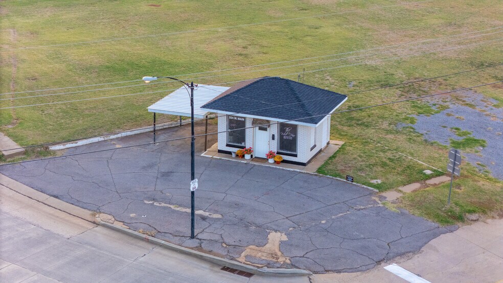 More Photos Of 312 Main St, Weatherford Land For Sale