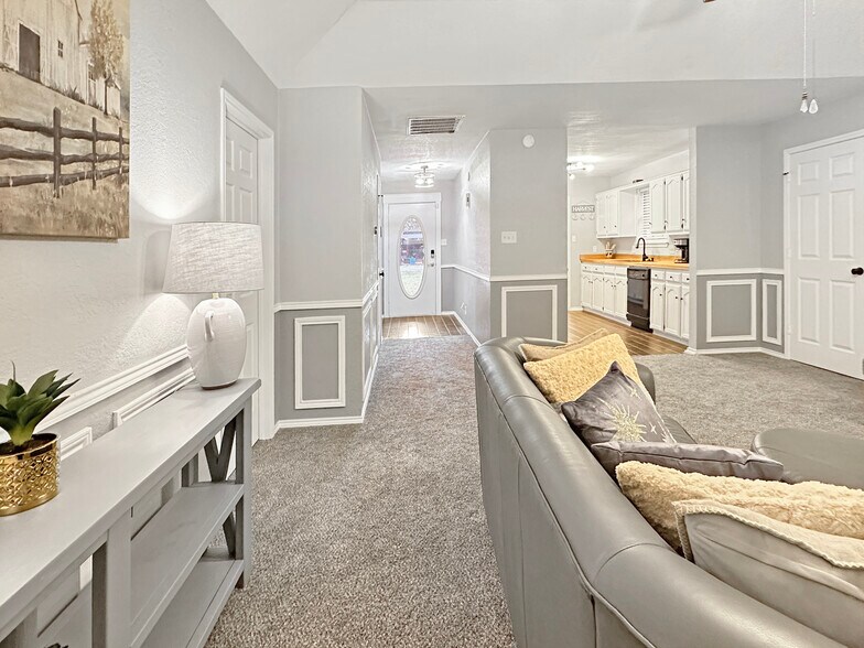 More Photos Of 503 S Arizona Dr, Celina Loft Creative Space For Lease