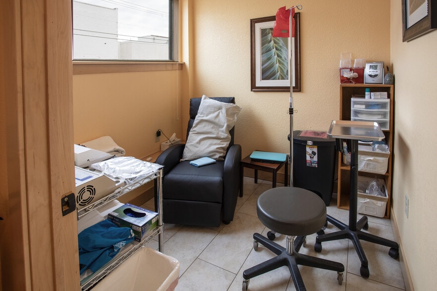 More Photos Of 1005 W 5th St, Winona Office For Sale