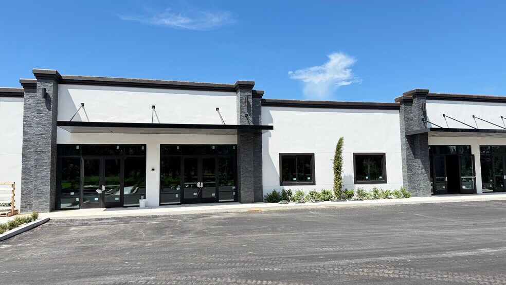 More Photos Of 426 Errol Pkwy, Apopka Office For Lease