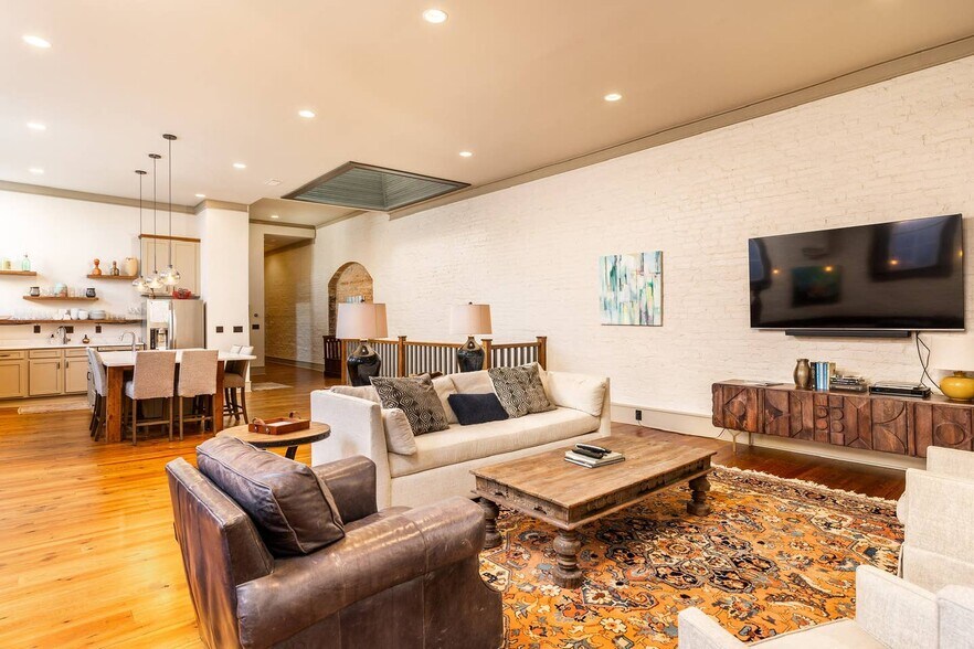 More Photos Of 428-432 2nd St, Macon Storefront Retail Residential For Sale