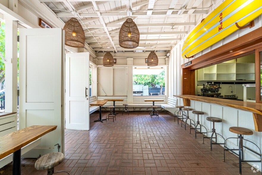 More Photos Of 65 Hana Hwy, Paia Restaurant For Sale