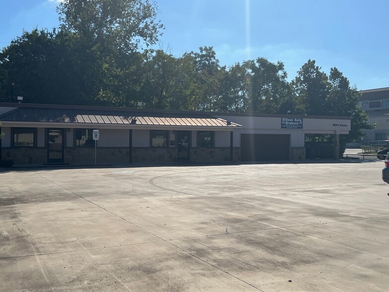 More Photos Of 1800 E Rancier Ave, Killeen Auto Dealership For Sale