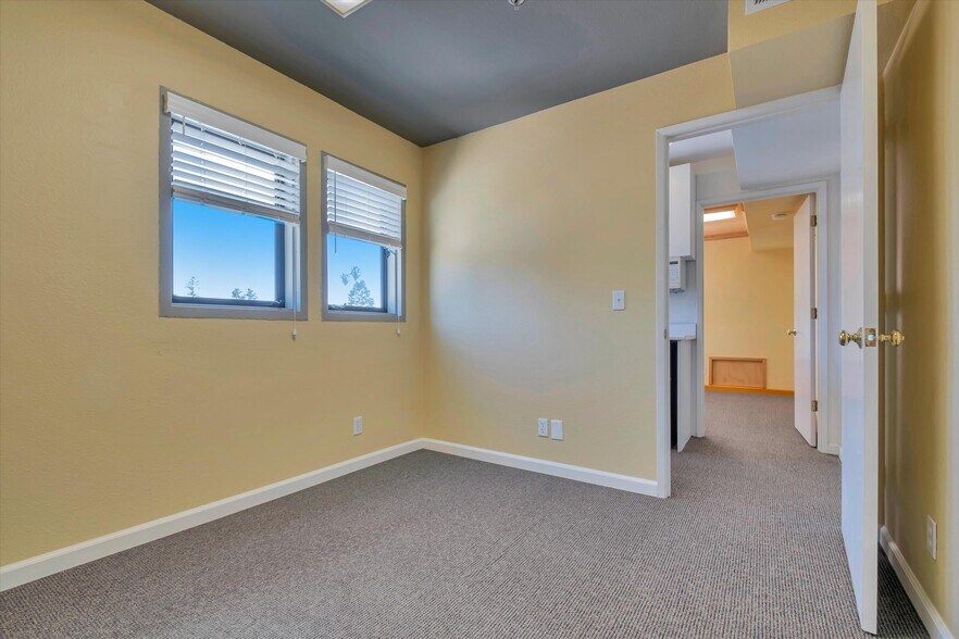 More Photos Of 716 Soquel Ave, Santa Cruz Storefront Retail Office For Lease
