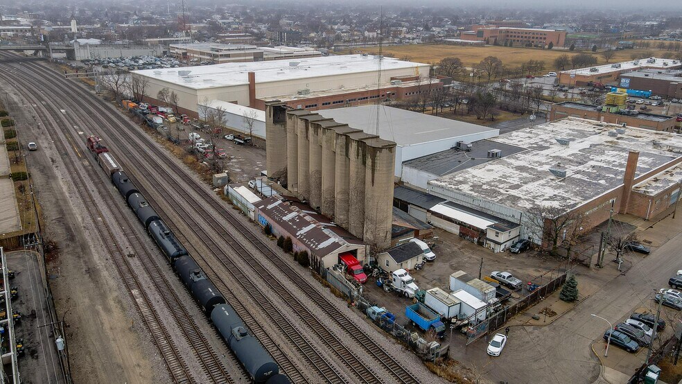 More Photos Of 1960 N Long Ave, Chicago Land For Sale
