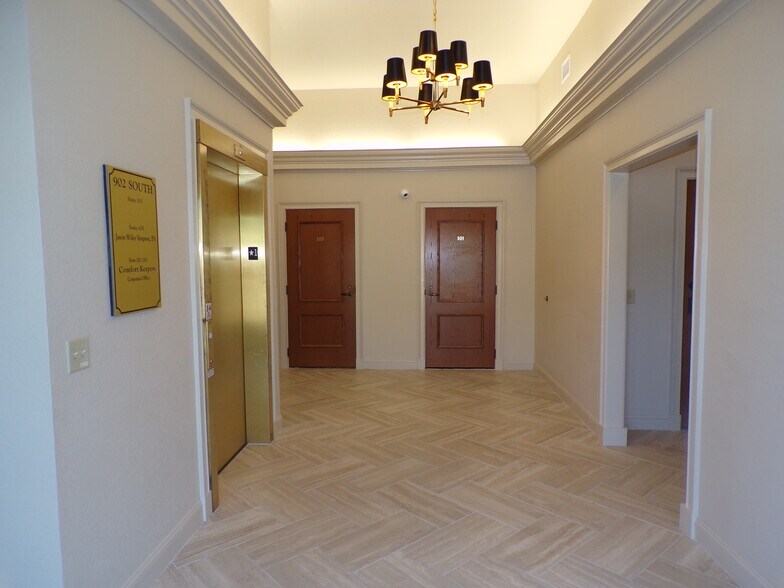 More Photos Of 902 S Florida Ave, Lakeland Office For Lease