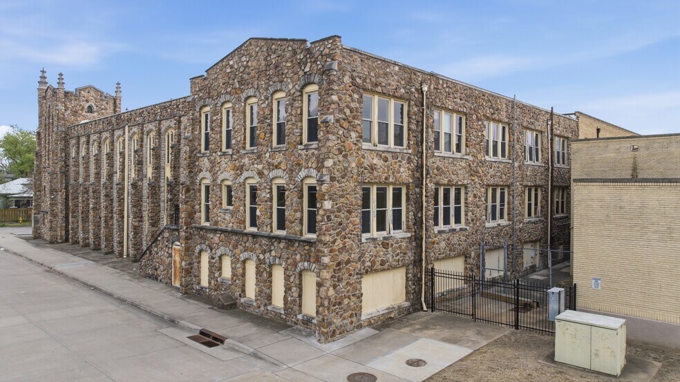 More Photos Of 1915 E 3rd St, Tulsa Religious Facility For Sale