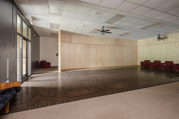 More Photos Of 1749 Gordon Hwy, Augusta Bank For Lease