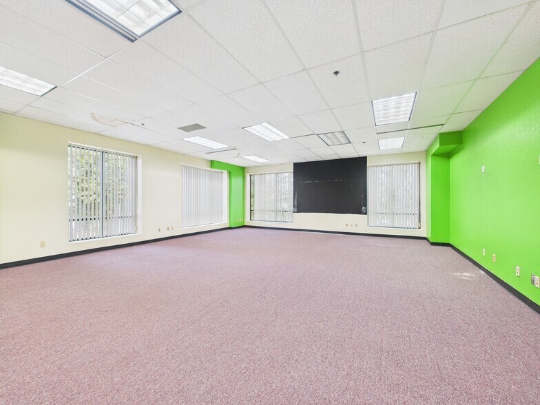 More Photos Of 4500 3rd Ave SE, Lacey Office For Sale