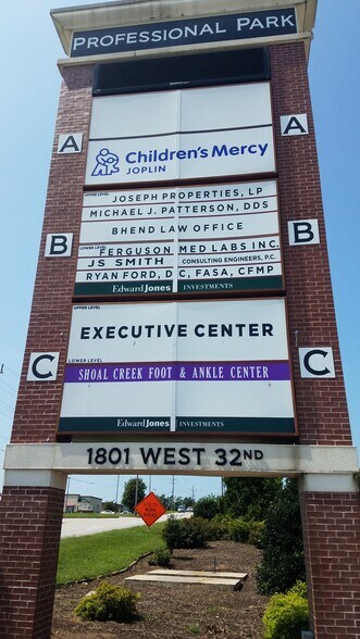 More Photos Of 1801 W 32nd St, Joplin Unknown For Lease