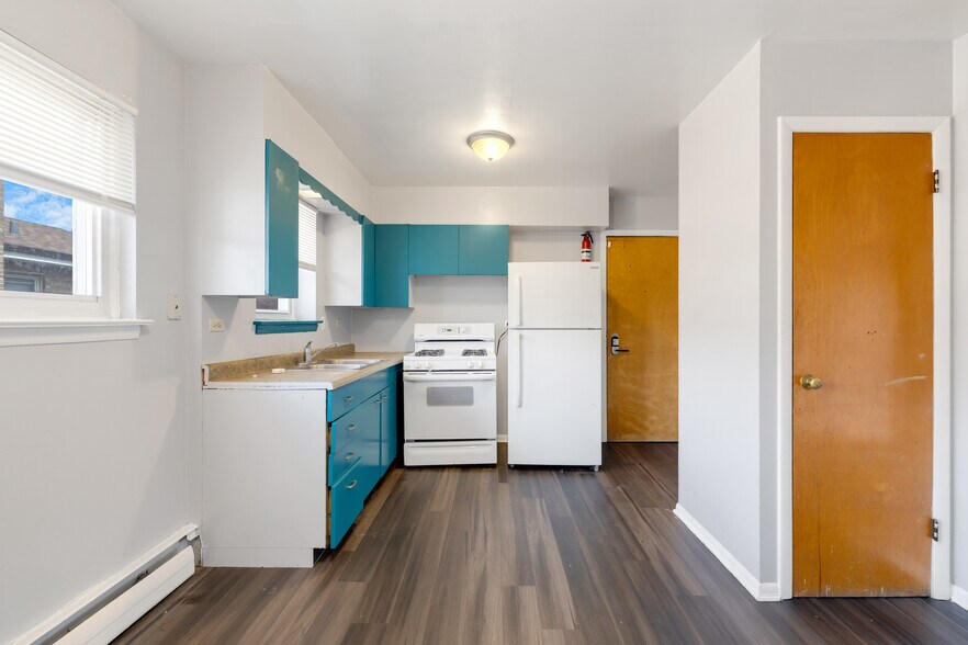 More Photos Of 3631 147th St, Midlothian Apartments For Sale