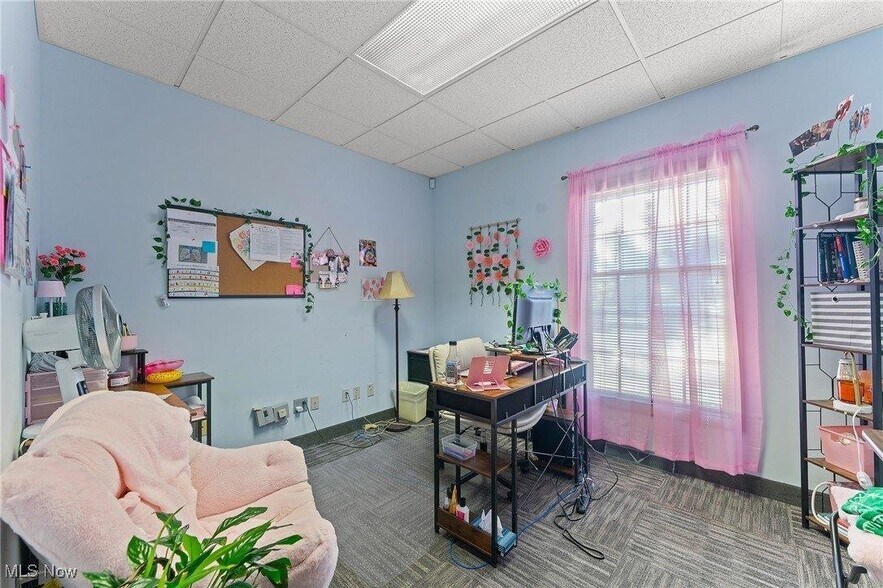 More Photos Of 925 Trailwood Dr, Youngstown Medical For Sale