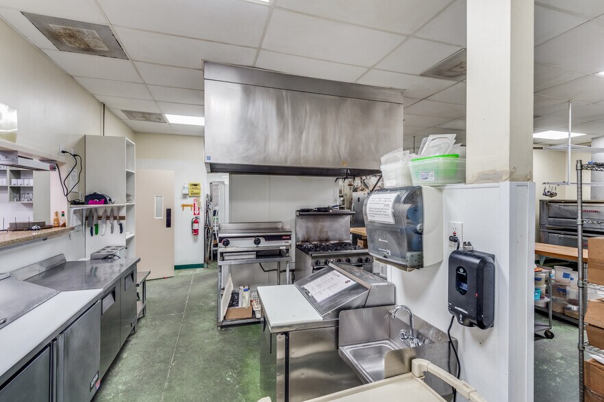 More Photos Of 17297 Stuebner Airline Rd, Spring Restaurant For Sale