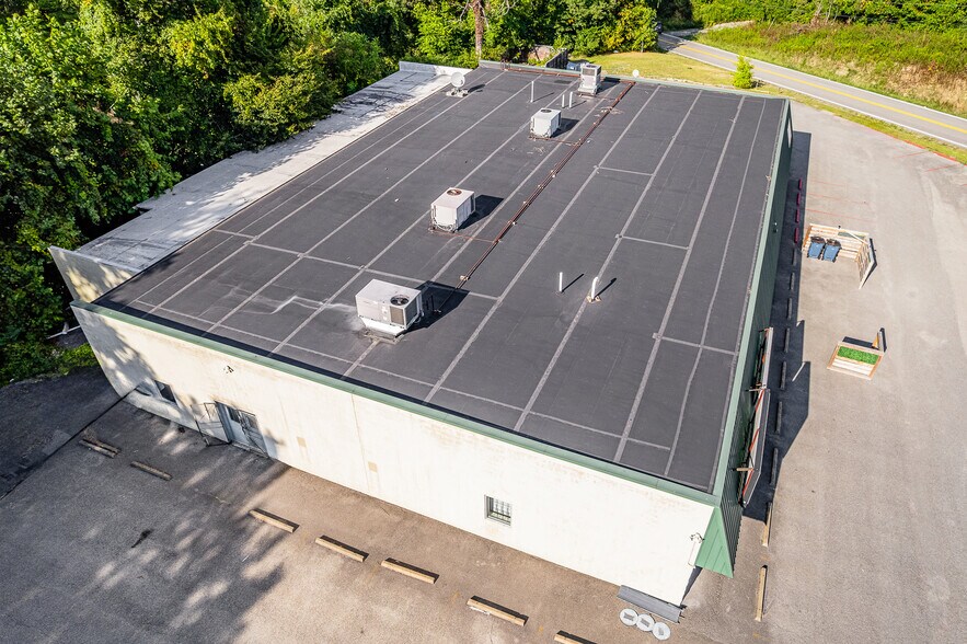 More Photos Of 951 Point Marion Rd, Morgantown Light Manufacturing For Sale