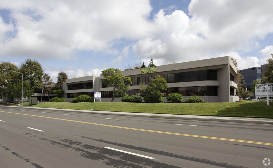 More Photos Of 1601 Dove St, Newport Beach Medical For Lease