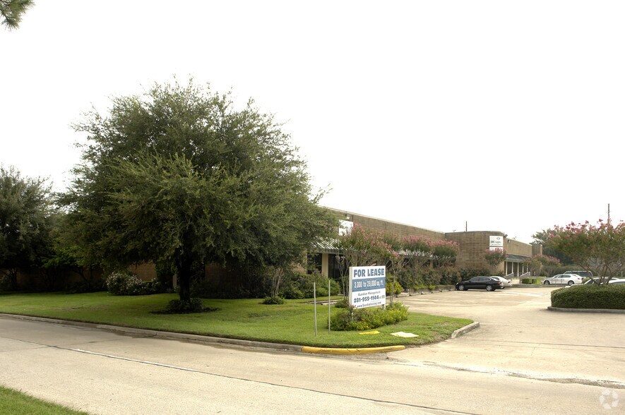More Photos Of 15660 W Hardy Rd, Houston Unknown For Lease