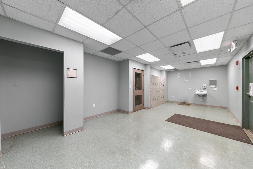 More Photos Of 3828 Avenue N, Galveston Hospital For Lease