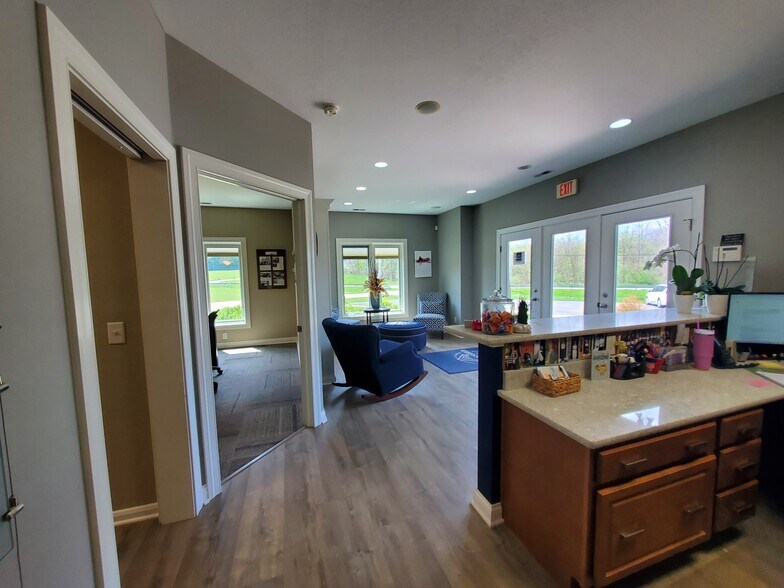 More Photos Of 1250 N 200 W, Angola Office For Sale