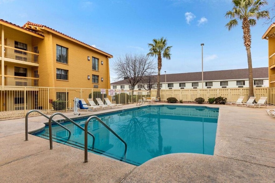 More Photos Of 7550 Remcon Cir, El Paso Hotel For Sale