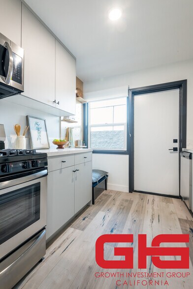 More Photos Of 262 N Los Robles Ave, Pasadena Apartments For Sale