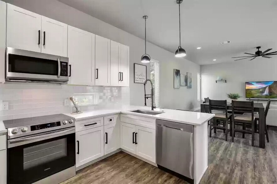 More Photos Of 4911 Alton Ave, Dallas Multifamily For Sale