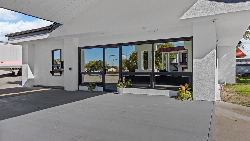 More Photos Of TBD E Main St, Montrose Hotel For Sale