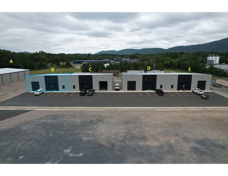 More Photos Of 899 Blacksnake Rd, Hot Springs National Park Unknown For Lease